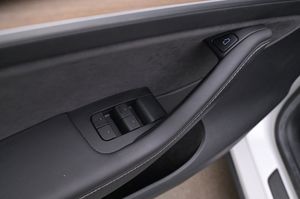Tesla Model Y bild 10