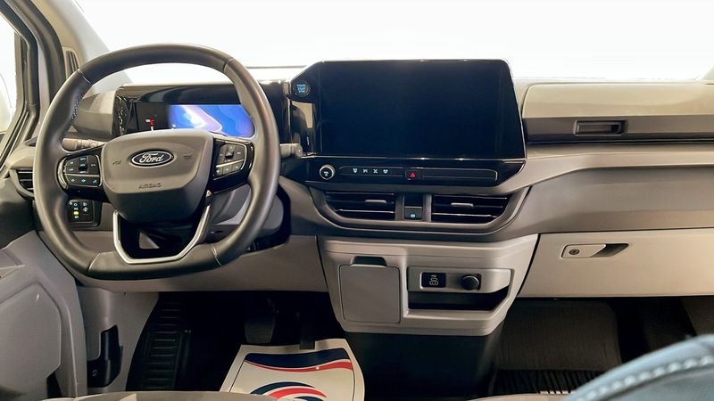 Ford Tourneo Custom bild 4
