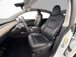 Tesla Model Y bild 14