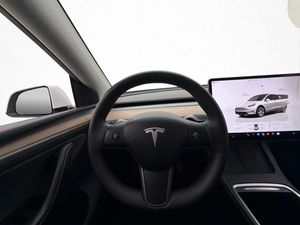 Tesla Model Y bild 25