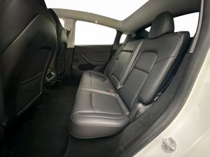 Tesla Model Y bild 17
