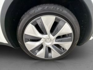 Tesla Model Y bild 27