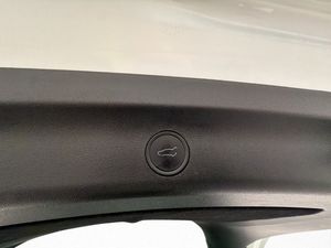 Tesla Model Y bild 13