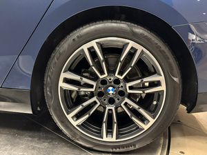 BMW 530 bild 9