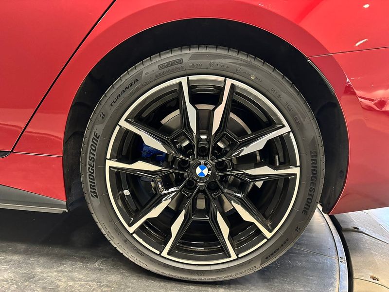 BMW i4 bild 9