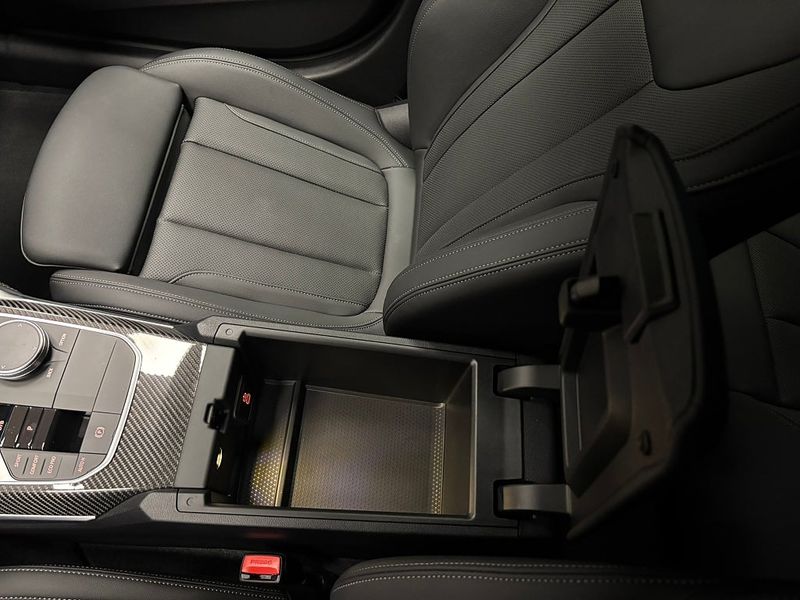 BMW i4 bild 34