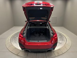 BMW i4 bild 12