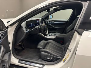 BMW i4 bild 16