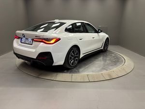 BMW i4 bild 5