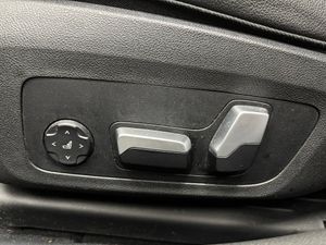 BMW i4 bild 17