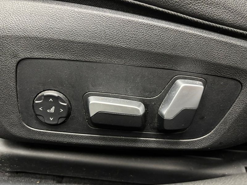 BMW i4 bild 17