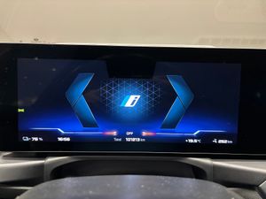 BMW i4 bild 23