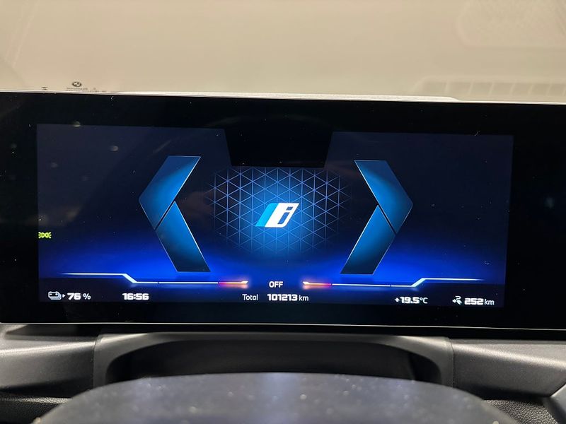 BMW i4 bild 23