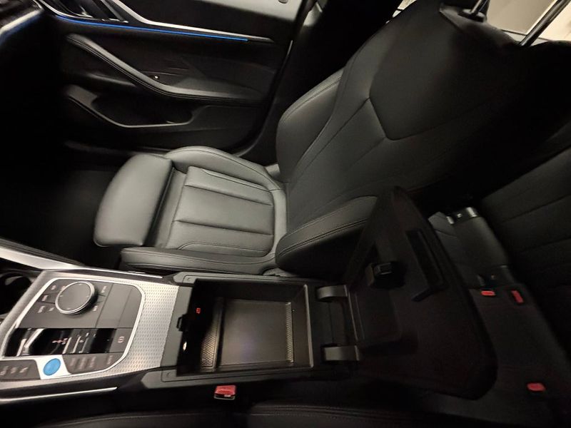 BMW i4 bild 33