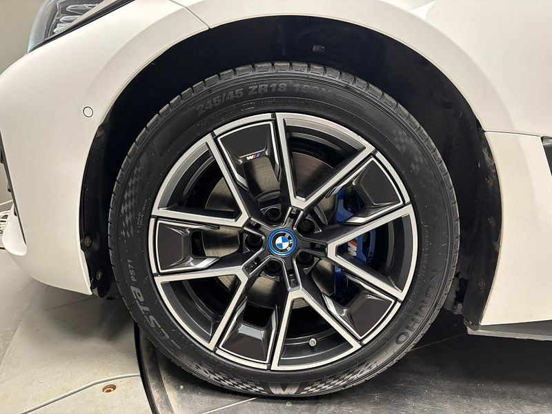 BMW i4 bild 10