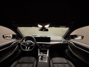 BMW i4 bild 18
