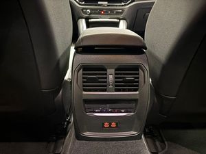 BMW i4 bild 17