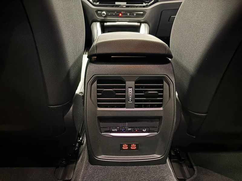 BMW i4 bild 17