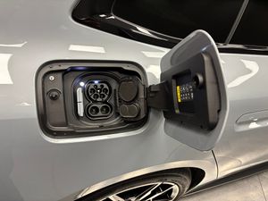 BMW i4 bild 11