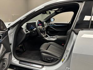 BMW i4 bild 19