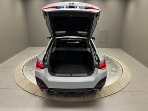 BMW i4 bild 14