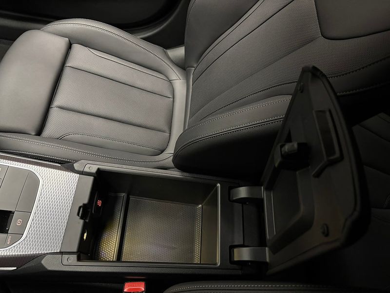 BMW i4 bild 35