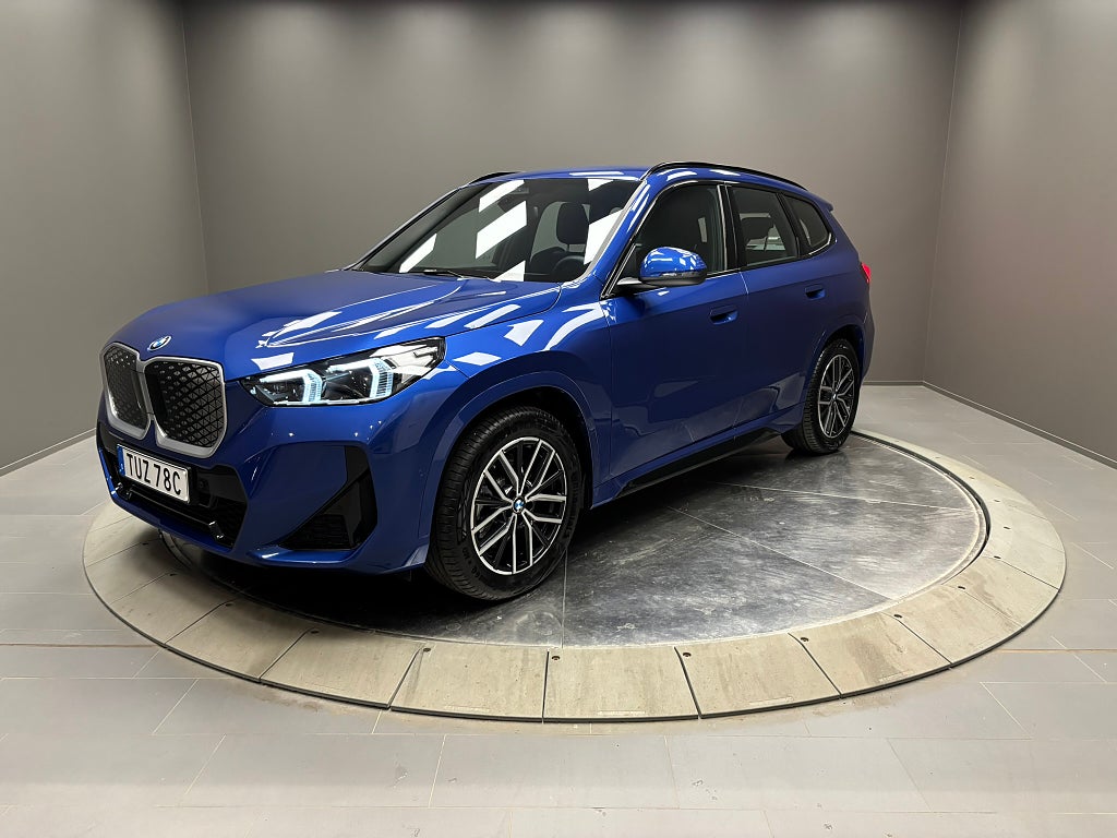 BMW iX1