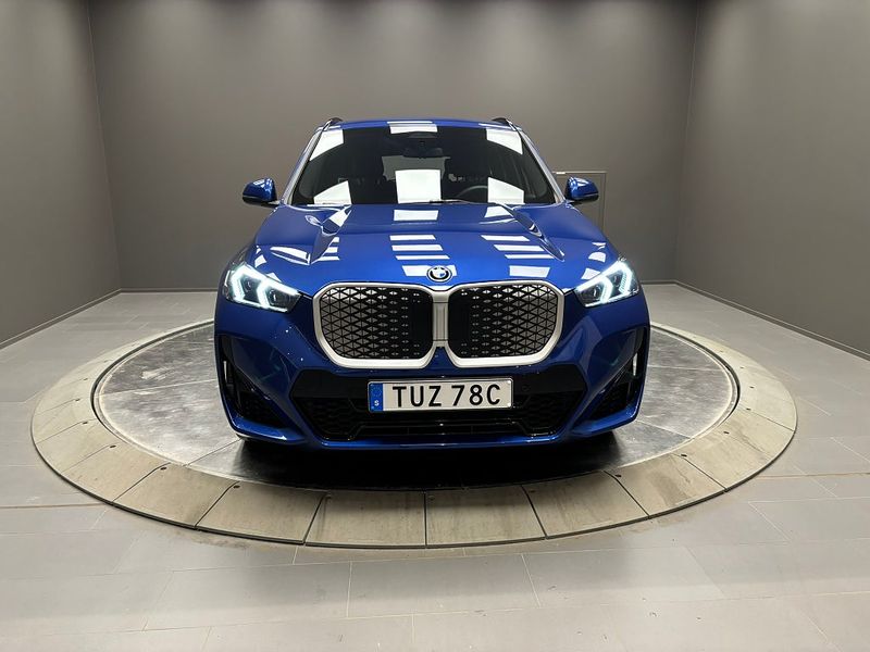 BMW iX1 bild 8