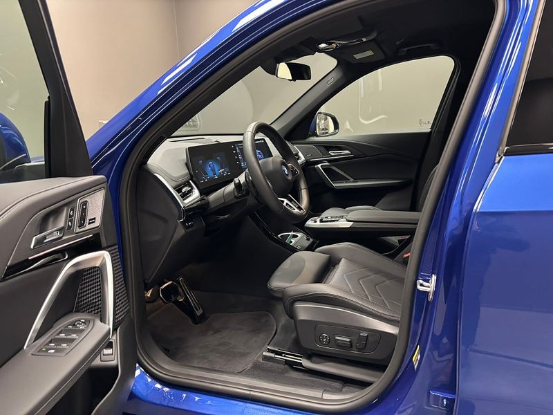 BMW iX1 bild 17