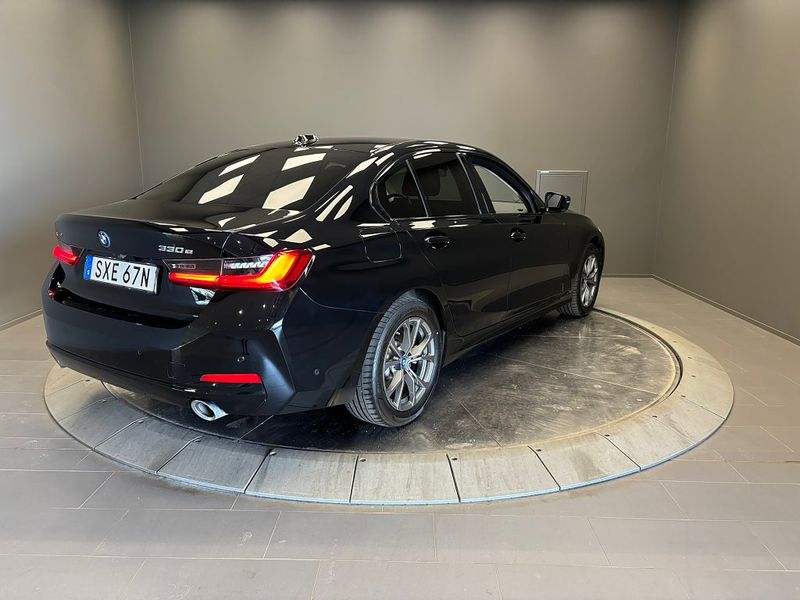 BMW 330 bild 5