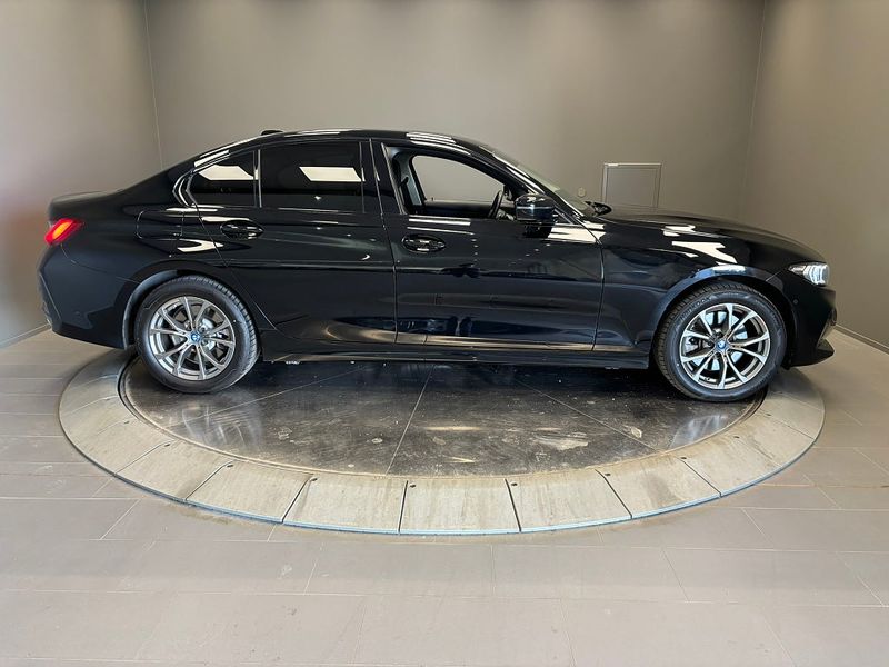 BMW 330 bild 6