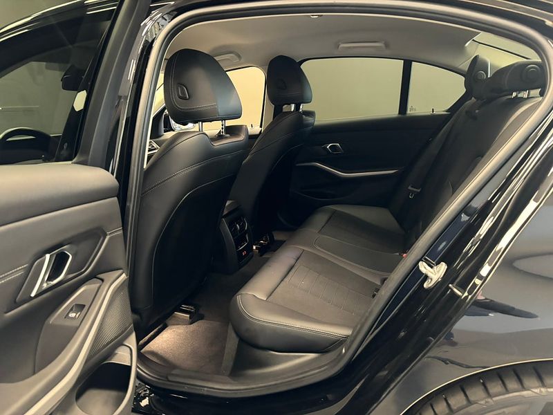 BMW 330 bild 14