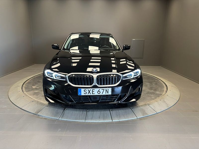 BMW 330 bild 8