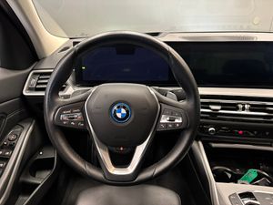 BMW 330 bild 18