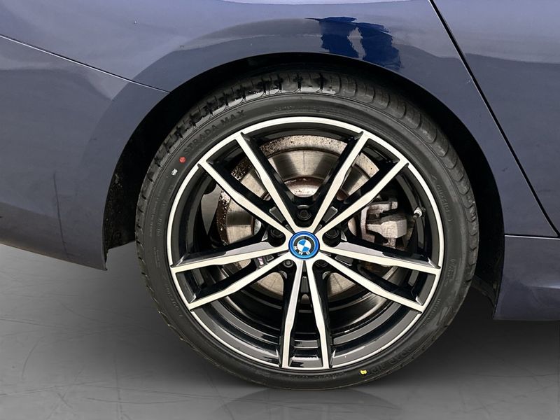 BMW 330 bild 37