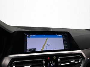 BMW 330 bild 19