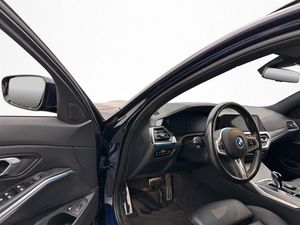 BMW 330 bild 10