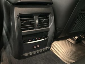 BMW 330 bild 28