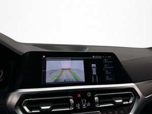 BMW 330 bild 18