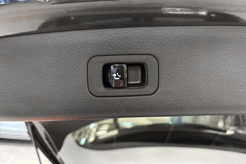 Mercedes GLC300 bild 16