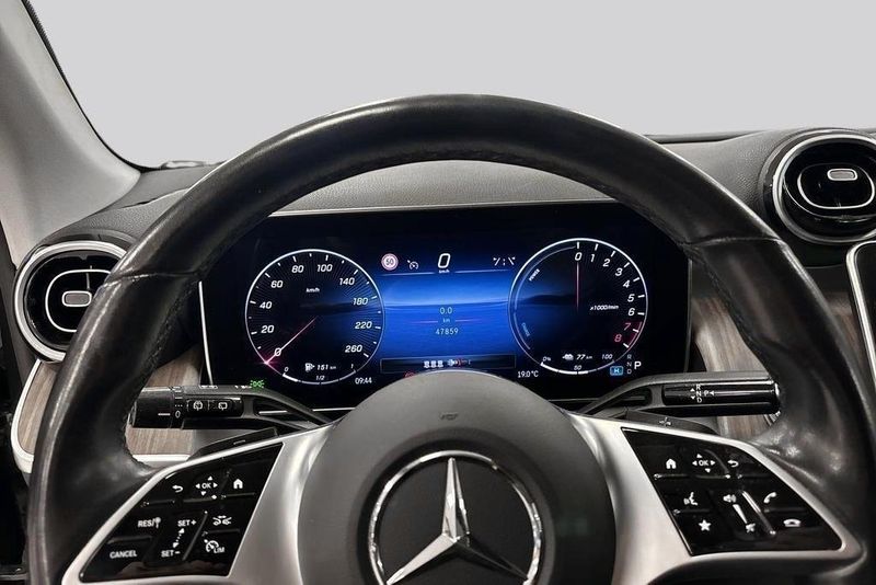 Mercedes GLC300 bild 10