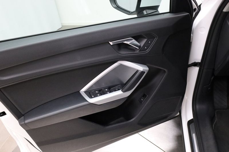 Audi Q3 bild 11