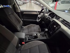 Volkswagen Passat bild 4