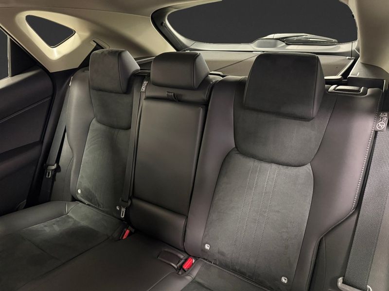 Lexus NX bild 10