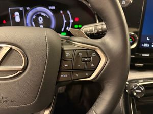 Lexus NX bild 16