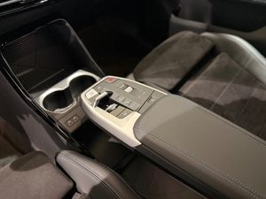 BMW iX1 bild 6