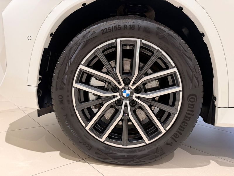 BMW iX1 bild 14