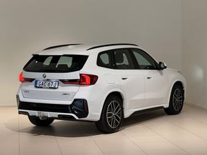 BMW iX1 bild 12