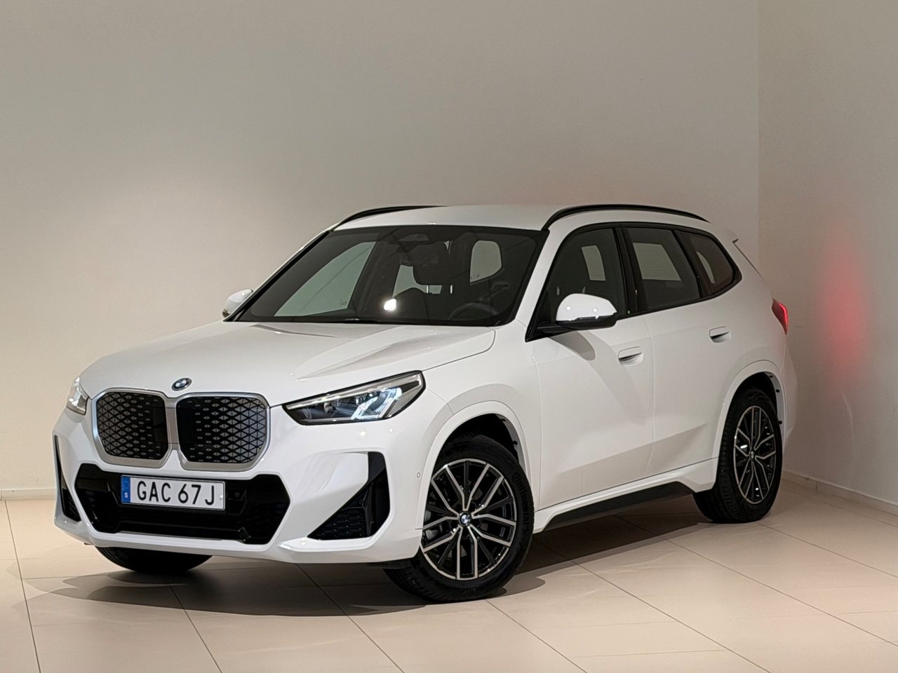 BMW iX1