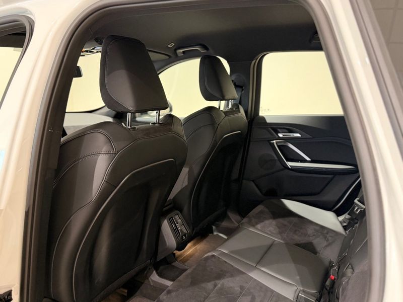 BMW iX1 bild 7